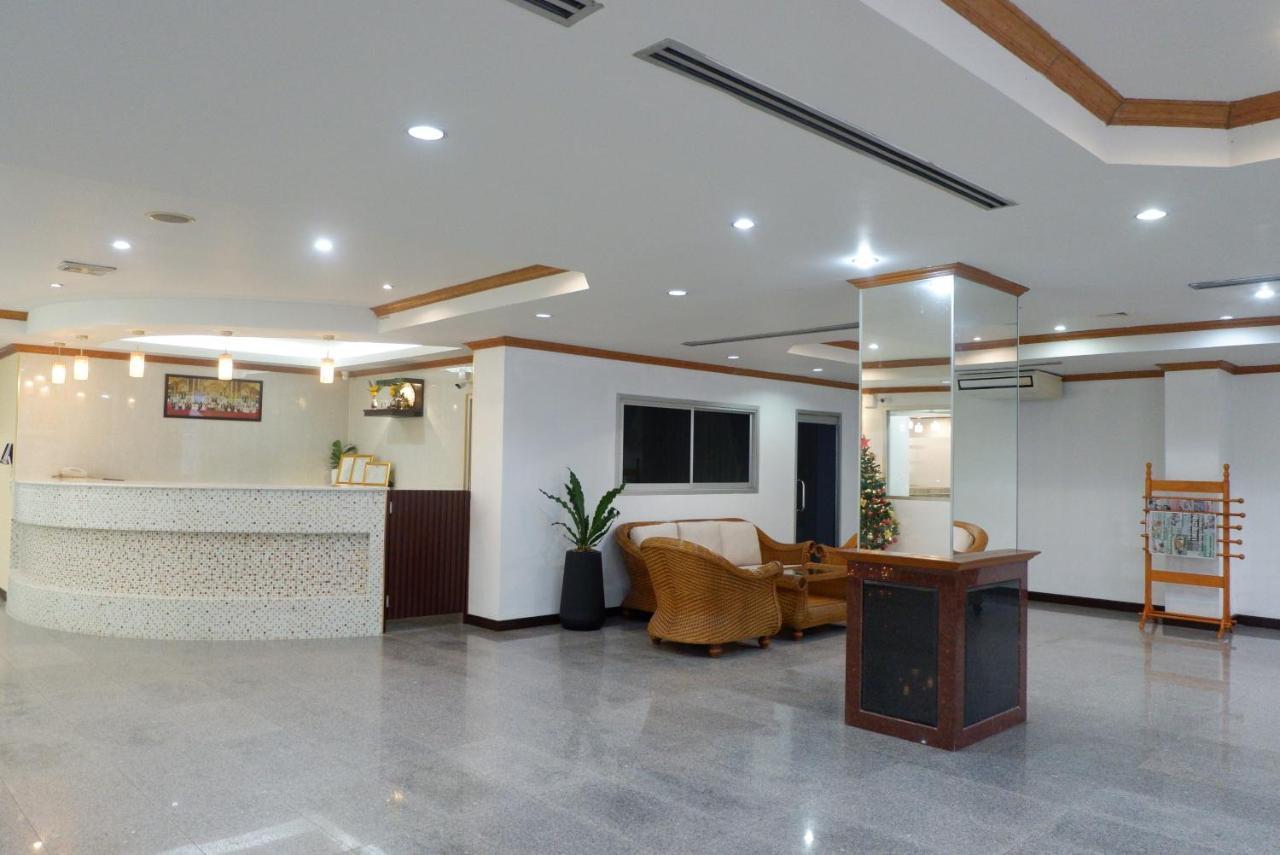 Auychai Grand Hotel Lang Suan Exterior photo