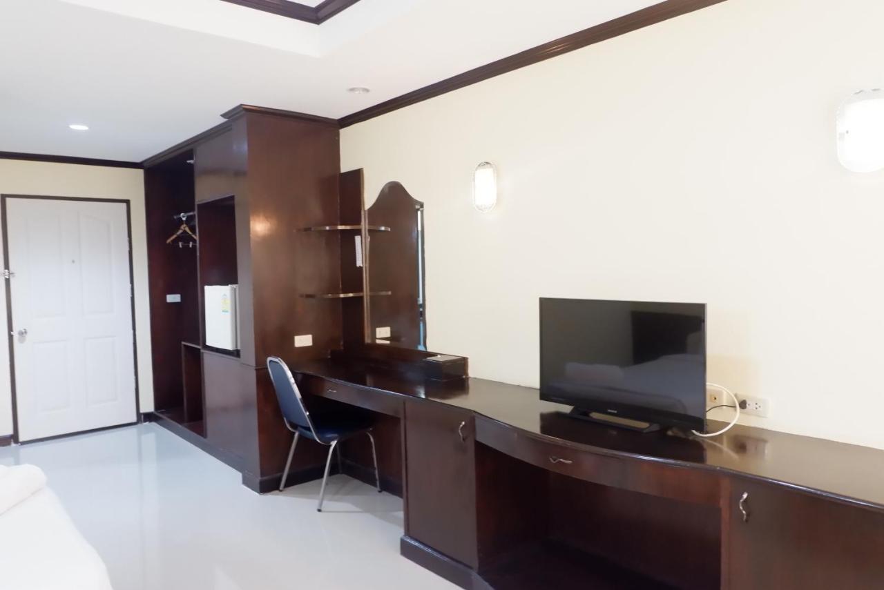 Auychai Grand Hotel Lang Suan Exterior photo